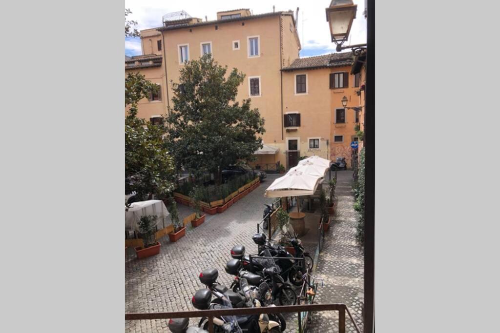 Trastevere numero 28 Roma Exterior foto